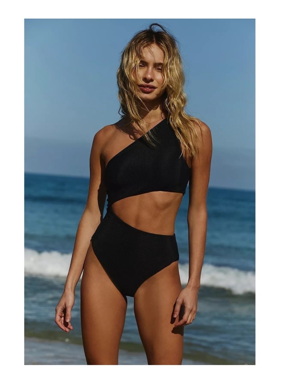 NEW Beach Riot Celine Cut Out One Piece Swimsuit Medium Sold Out